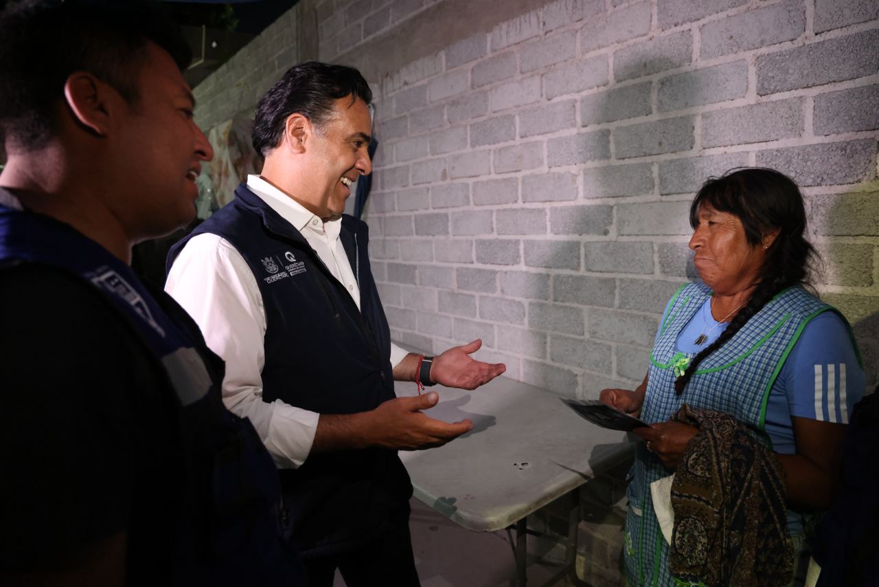 Supervisa Luis Nava obra de rehabilitación en cancha de futbol 5 en Huimilpan