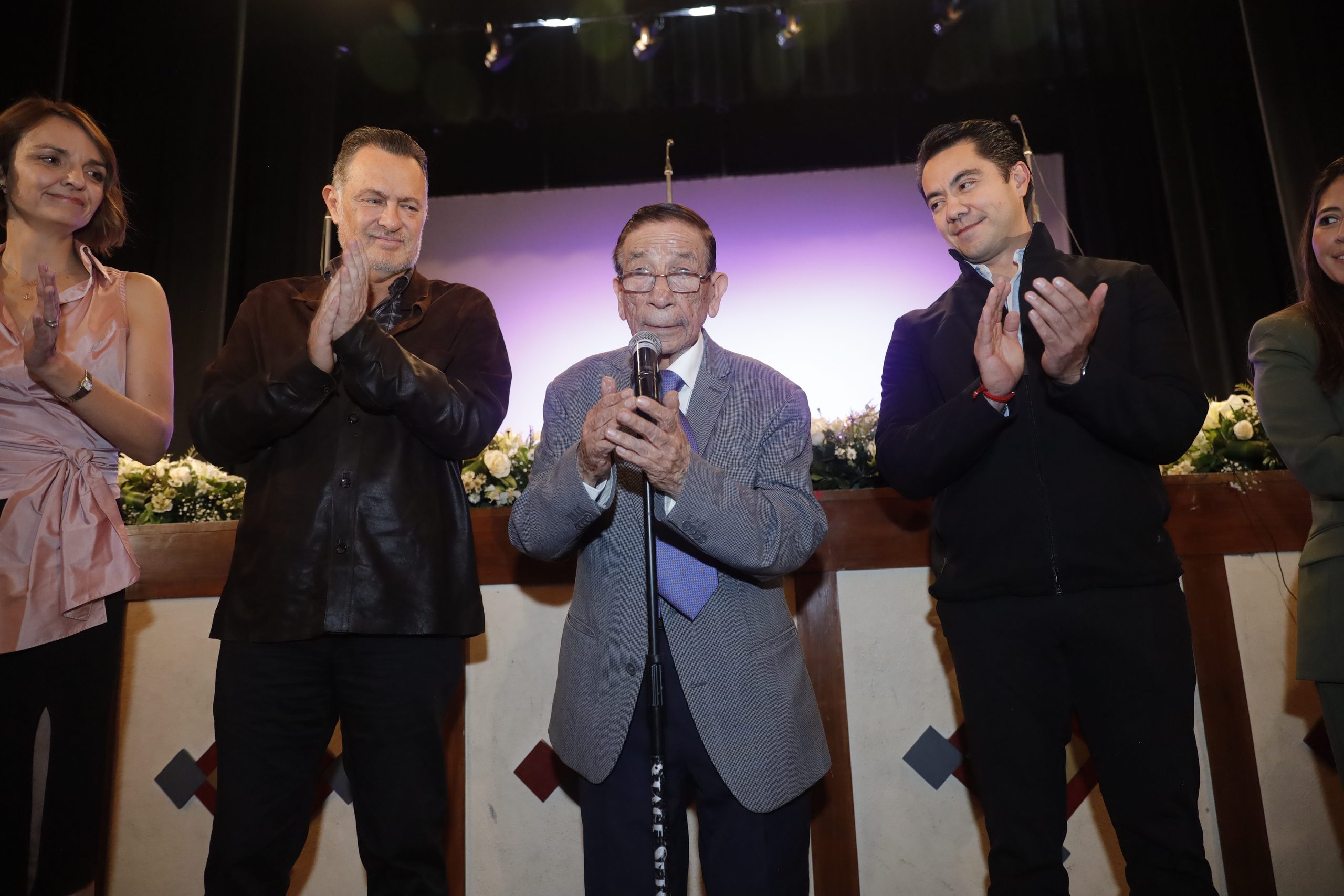 Rinden homenaje al maestro Aurelio Olvera por su legado cultural